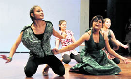 Students of Guru Nanak Girls College present a da