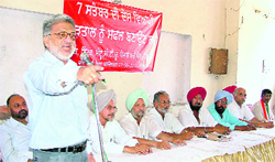 Vijay Mishra of CITU addresses a joint convention of trade unions in Ludhiana