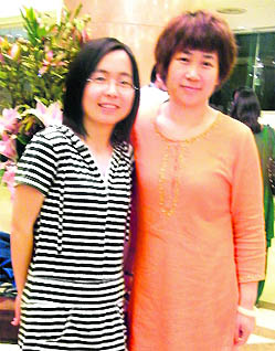 Chen Xiaojiao (L), whose Indian name is Meenu, and Sapna, aka Tang Yuangui, are correspondents of China 