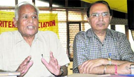 Prof Dhirendra Sharma of the Indian Science Writers Association addresses a press conference in Dehradun on Friday.