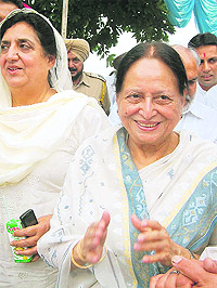 Mohsina Kidwai, general secretary of the All-India Congress Committee (AICC) and Rajinder Kaur Bhattal at Dasehra ground, Phase VIII, Mohali, on Saturday.