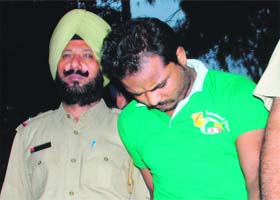 Vehicles theft accused in police custody