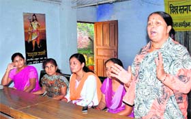 Experts speak at a workshop on breastfeeding at Kankhal