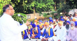 Rajya Sabha member Avinash Rai Khanna addresses inmates of the Central Jail, Patiala, on Monday.