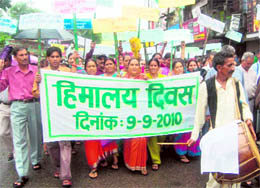 Social activists take out a procession on the occasion of the Himalaya Day in Dehradun on Thursday