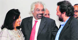 Sam Pitroda, Adviser to the Prime Minister on Public Information Infrastructure and Innovations, with NIC members Shekhar Kapur and Kiran Majumdar Shaw during a press conference after the first meeting of the body in New Delhi on Thursday.