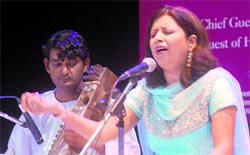 Rinku Kalia of SA-RE-GA-MA fame performs at the Tagore Theatre in Chandigarh on Saturday.