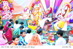 Prayers being offered to Lord Ganesha in Haridwar 