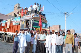 Volunteers leave for Ramdevra to organise free kitchen during the annual fair.