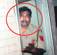 A cop caught drunk in uniform tries to hide in a toilet at Sector 35.