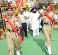 NCC cadets escort Lok Sabha member Sher Singh Ghubaya to the inaugural session of PU Zonal Youth Festival in Abohar.