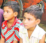 Mukeshs siblings Rakesh and Anita
