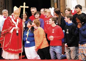 Pope Benedict XVI chats with Catholic youth in central London