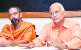 Mohan Singh Rawat Goanwasi, a former Uttarakhand minister and BJP leader, addresses mediapersons in Dehradun on Tuesday.