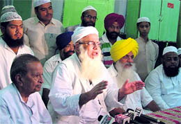 Shahi Imam of Punjab pleads for peace in Ludhiana on Tuesday