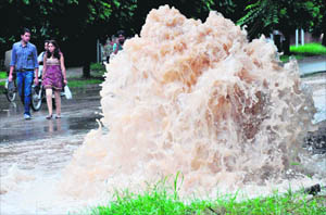 The public health department of the Chandigarh Municipal Corporation cleans the newly installed water pipeline for Sector 32 water works by flushing water into it.