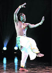 Zwanes solo Bharatnatyam choreographies usually begin with the Shiva dance