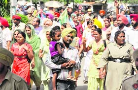 ETT teachers during a protest outside Jail Minister Hira Singh Gabrias residence in Ludhiana