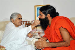 Brahmakumari chief Dadi Janki with yoga guru Baba Ramdev as he began his journey to West Rajasthan.