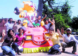 Students of Governmant College of Art picked up Shera as the theme for their floats