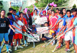 The hockey team of the DAV College for Boys wishes best of luck to the Indian contingent at the Commonwealth Games, in Amritsar on Friday