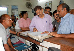DRM Ambala division PK Sangi (extreme right) inspecting the Bathinda railway station