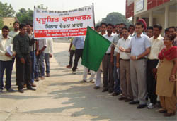 DC Varun Roojam flagging off a rally against environmental pollution at Red Cross Bhavan in Muktsar 