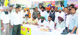 A roadside enrolment camp by the LBP in progress at Mullanpur Dakha.