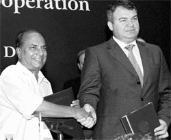 Defence Minister AK Antony with his Russian counterpart AE Serdyukov at a 