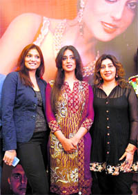 Charu Parashar, Mahie Gill & Archana Kochchar promise five days of fashion and glamour at Ludhiana. Report on page 3