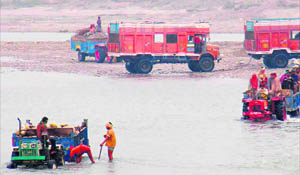 Quarrying goes on at the Ganga in Haridwar.