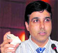 Dr Manuj Wadhwa