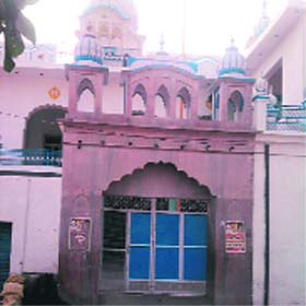 The gurdwara in Kahnuwan wore a deserted look and was allegedly locked from inside