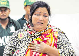 A Pakistani woman mourns the death of a relative at a hospital in Karachi on Sunday.