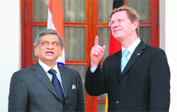 German Foreign Affairs Minister Guido Westerwelle (R) with External Affiars Minister SM Krishna in New Delhi on Monday.