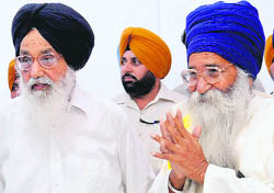 Sant Ajit Singh (extreme right) with Chief Minister Parkash Singh Badal 
