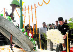 Chief Minister Omar Abdullah lays a wreath at the Police Martyrs Memorial in Srinagar on Thursday.