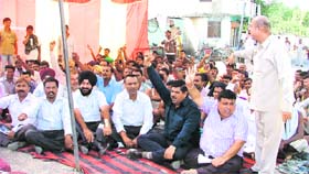 Handling and transportation contractors of railway goods observe a strike in Ludhiana