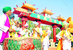Artistes from Haryana perform a folk dance during the Chandigarh National Crafts Mela at Kala Gram in Chandigarh on Tuesday