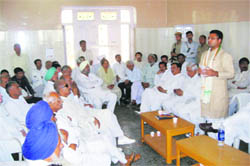 Sirsa MP Ashok Tanwar at a party workers meeting