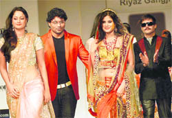 (From left) Kaveri Jha, Riyaz Gangji, Arya Banerjee and Jimmy Shergill walk the ramp on the Day 1 of the Chandigarh Fashion Week