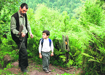 Bal (Honey) by Semih Kaplanoglu is a Turkish film set in the Caucasian mountains and deals with the lives of a struggling family