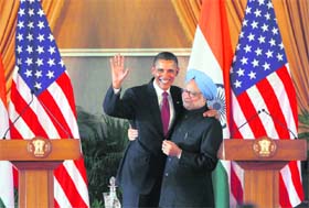 President Obama and Prime Minister Manmohan Singh after their press conference in New Delhi