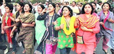 Activists of Bangladesh Nationalist Party, the countrys main opposition party, raise slogans during Sundays strike in Dhaka.