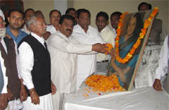 Congress workers paying tributes to former PM Indira Gandhi on her birth anniversary at the Congress Bhawan in Bathinda on Friday.