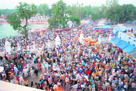 Pilgrims from different parts of the country at the Kapal Mochan fair in Yamunanagar