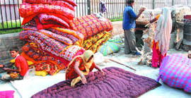 With winters setting in, artisans busy making quilts near the Bathinda Fort.