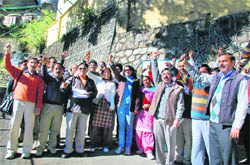 Employees of AIR and Doordarshan hold a protest in Shimla 