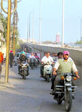 A view of traffic near the DIGs Office at Civil Lines 