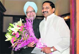 PM Manmohan Singh with Kiran Reddy in New Delhi